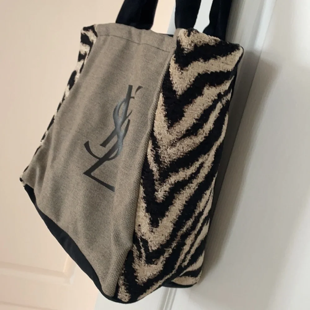 Tote Bag - Picture 3 of 5